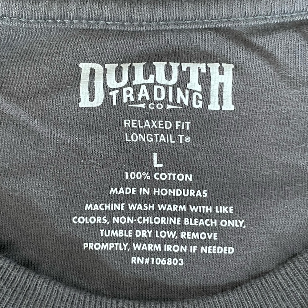 Duluth Trading men’s Grey long sleeve long tail tee, size Large